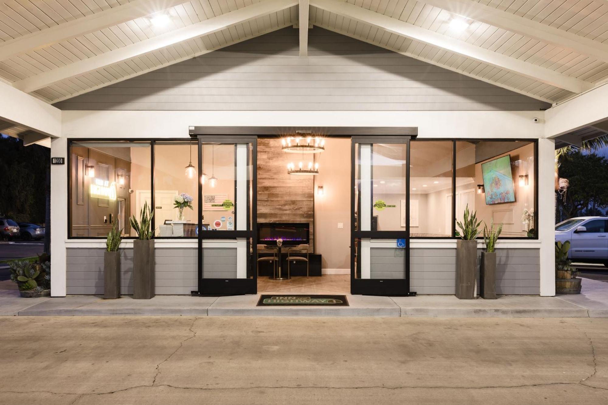Inn At Highway 1 롬폭 외부 사진